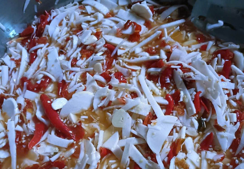 Hành Trình Của Những Cây Măng Tre Gai Trên Đèo Gió